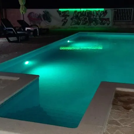 Roza 1 Apartment *